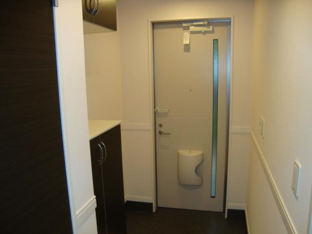 イース（Ｅａｃｅ）の玄関|玄関