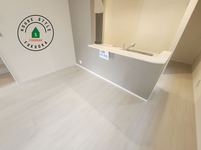 那珂川市後野1丁目第2-2棟（1号棟）の内観：施工例|キッチンから立ち込める香りが今日の料理を期待させます。