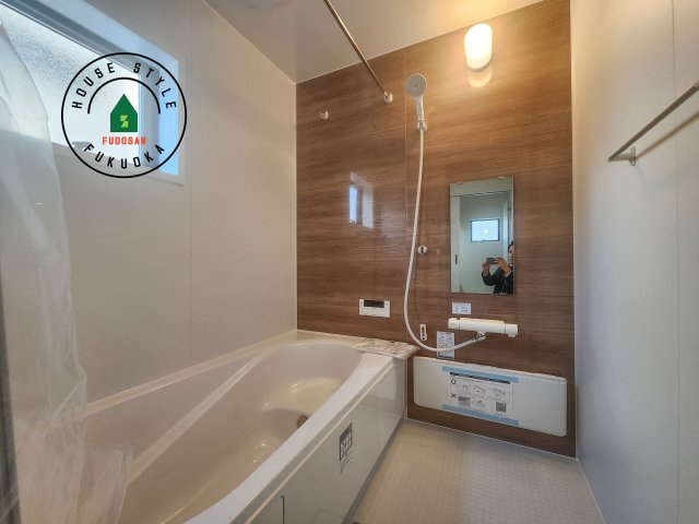 那珂川市後野1丁目第2-2棟（2号棟）の内観：施工例|1日の疲れを癒してくれる広々バスルーム。雨の日のお洗濯にも大活躍な浴室乾燥機付です！