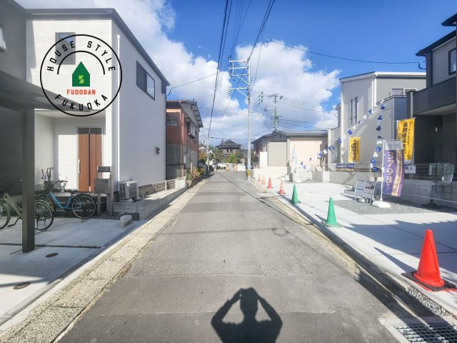 那珂川市後野1丁目第2-2棟（2号棟）の前面道路含む現地写真|前面道路です。