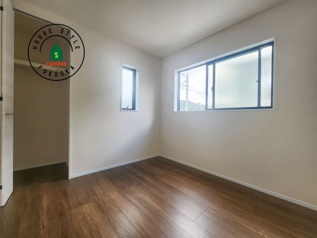 那珂川市後野1丁目第2-2棟（2号棟）の内観：施工例|和室を上手に活用すると暮らし方の幅が広がります。例えば普段は開け放して、子供の小さいうちはお昼寝や遊びのスペースに。畳はソフトなので転んでもケガをしにくく安心です