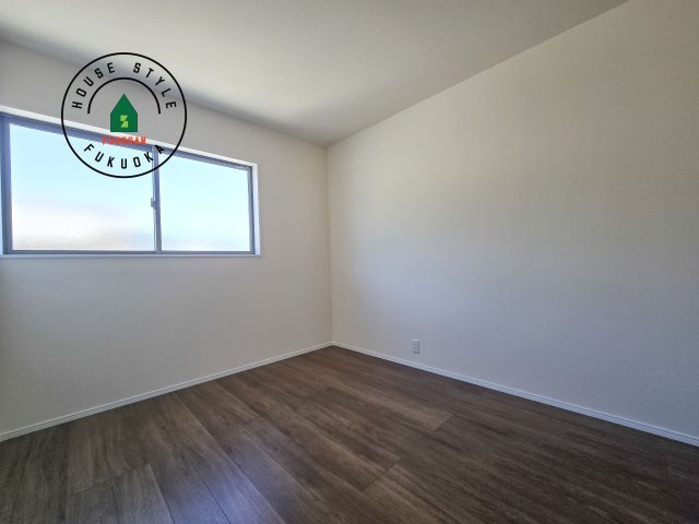 糟屋郡須恵町須恵第8-5棟（5号棟）の洋室|採光良好な洋室は全居室、複層ガラスの遮熱効果と断熱効果で、一年中快適に過ごせます。