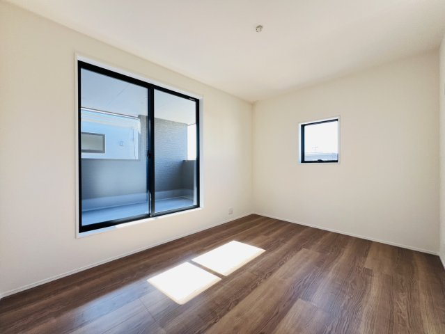 高浜市田戸町2丁目6-64『仲介手数料無料』新築戸建ての洋室