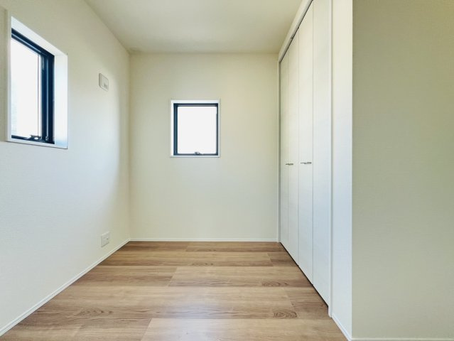 高浜市田戸町2丁目6-64『仲介手数料無料』新築戸建ての洋室