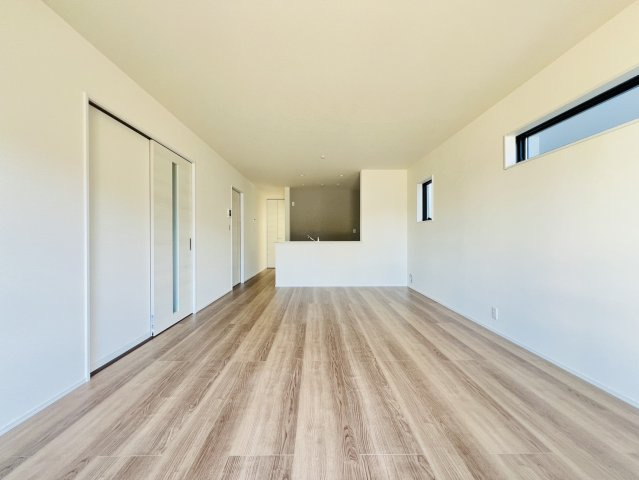 高浜市田戸町2丁目6-64『仲介手数料無料』新築戸建ての居間・リビング