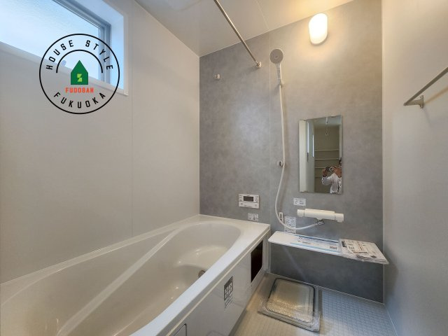 糟屋郡新宮町夜臼2丁目第1-4棟（1号棟）の浴室|1日の疲れを癒してくれる広々バスルーム。雨の日のお洗濯にも大活躍な浴室乾燥機付です！