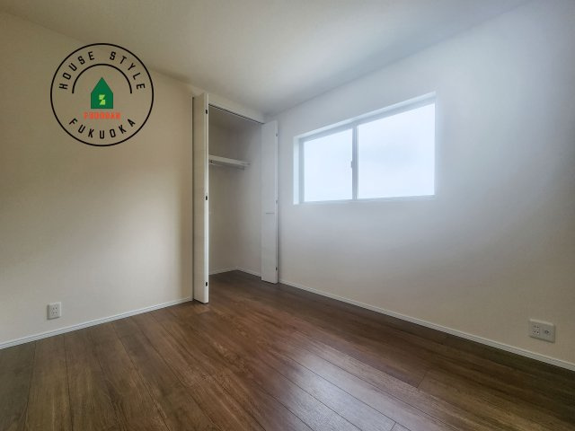 糟屋郡新宮町夜臼2丁目第1-4棟（3号棟）の和室|和室を上手に活用すると暮らし方の幅が広がります。例えば普段は開け放して、子供の小さいうちはお昼寝や遊びのスペースに。畳はソフトなので転んでもケガをしにくく安心です