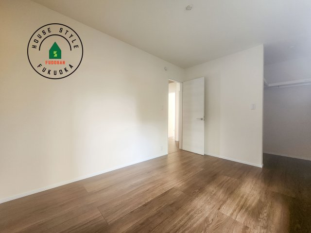 糟屋郡新宮町夜臼2丁目第1-4棟（4号棟）の寝室|主寝室には収納力に優れたクローゼットがありますので、お部屋もすっきり片付きます。