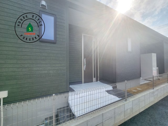 糟屋郡新宮町夜臼2丁目第1-4棟（4号棟）の玄関|おでかけの時も帰った時も、「我が家」を最初に感じでもらえる素敵な空間に。