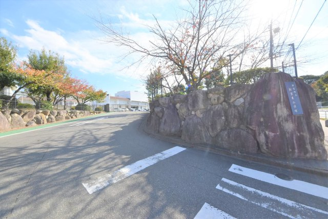 糟屋郡新宮町夜臼2丁目第1-4棟（2号棟）の周辺|新宮東小学校