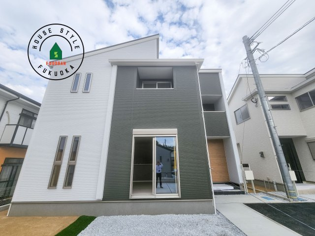 糟屋郡新宮町夜臼2丁目第1-4棟（2号棟）の前面道路含む現地写真|見学の時間などお気軽にお問い合わせ下さい。