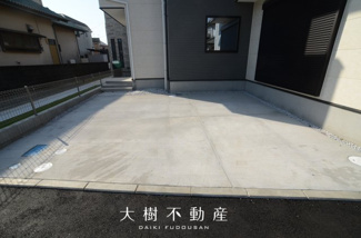【駐車場】