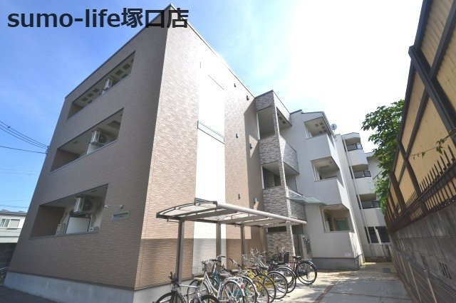 フジパレス園田Ⅲ番館の外観