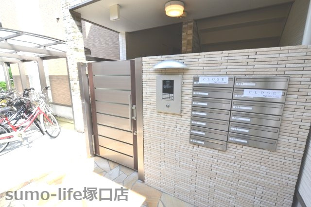 フジパレス園田Ⅲ番館のエントランス