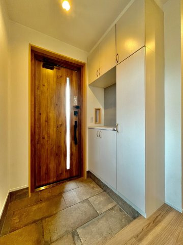 西宮の沢2条3丁目の玄関