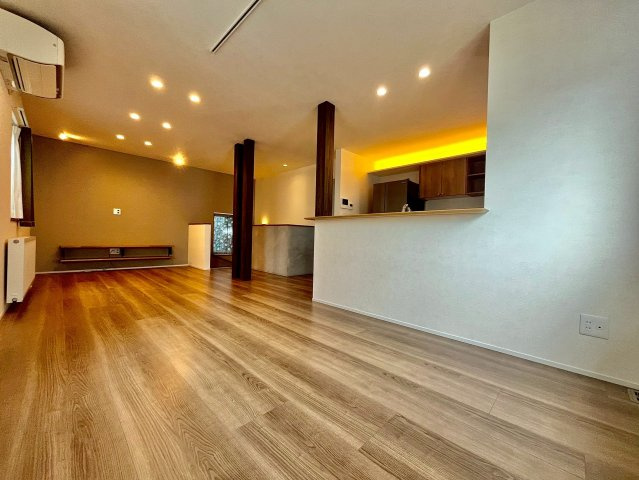 西宮の沢2条3丁目の居間・リビング