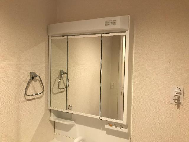 シャノワールの洗面所|洗面台ミラーキャビネット
