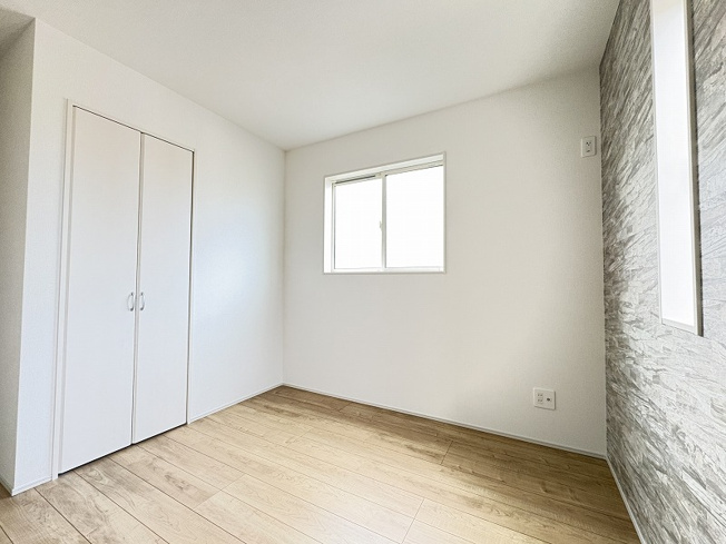 【洋室】 | 新座市畑中1丁目　新築一戸建住宅　全2棟　(志木本店) | 洋室4.5帖／テレワークスペースや趣味部屋にもおすすめです。