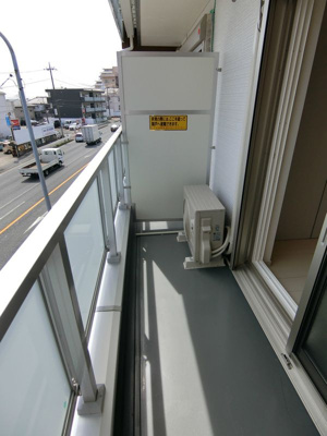 【バルコニー】 | リブリ・エルベ | バルコニーからの眺めを楽しみながら食事をしませんか