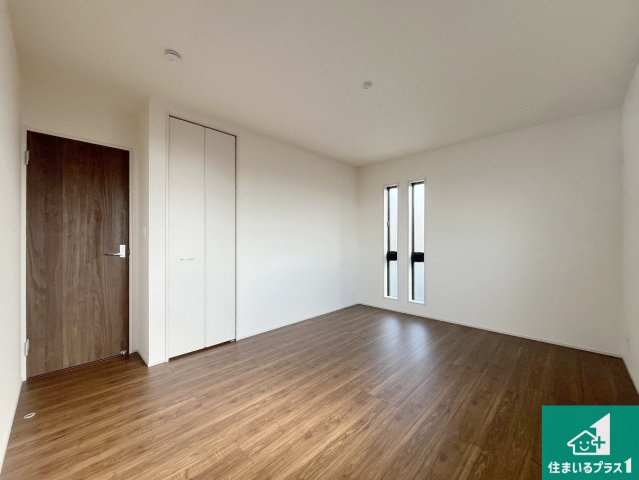 赤穂市加里屋　第3期　新築一戸建ての洋室|シンプルな洋室は、自分好みのインテリアが楽しめます♪ご家族とインテリアや家具を選びに行くのは新築購入時の醍醐味の一つです。ぜひお楽しみください♪