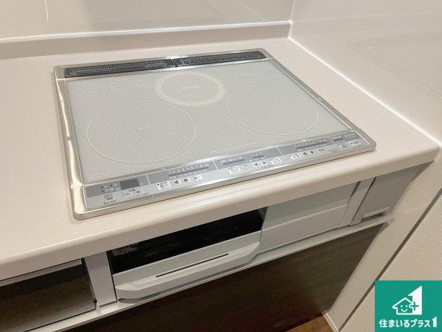赤穂市加里屋　第3期　新築一戸建ての設備|火を使わないので、安心なＩＨコンロ！でこぼこが無い構造なので、掃除もしやすく清潔に保てます！