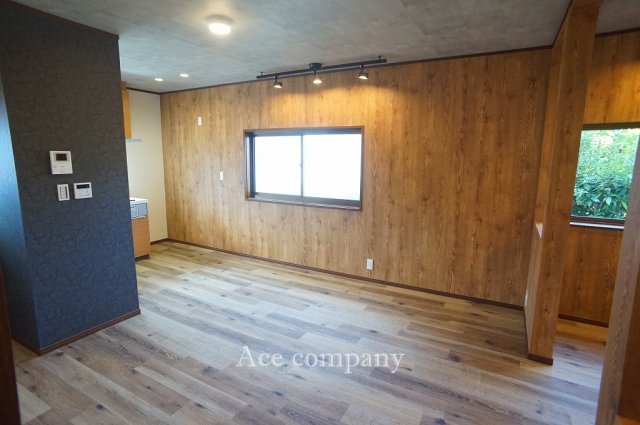 【居間・リビング】 | 東大阪市西岩田1丁目 | 【LDK：ゆったり17.5帖！】