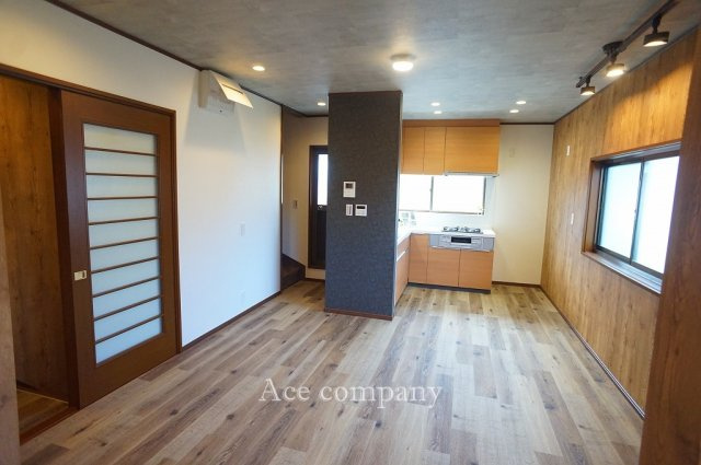 【居間・リビング】 | 東大阪市西岩田1丁目 | 【LDK：ゆったり17.5帖！】