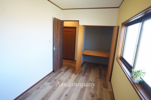 【子供部屋】 | 東大阪市西岩田1丁目 | 【3階：北側洋室5帖】物入れ収納あります♪