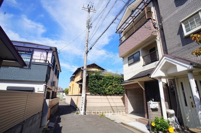 【前面道路含む現地写真】 | 東大阪市西岩田1丁目 | 【前面道路：幅員5.3m☆】前道は通り抜けできますが、本物件先から道が細くなりますので、交通量少なめです♪