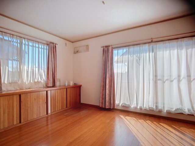 熊本市南区富合町杉島の中古一戸建の洋室|2F　5.7帖