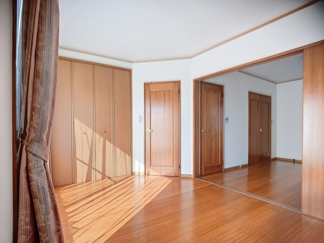 熊本市南区富合町杉島の中古一戸建の洋室|2F　5.7帖