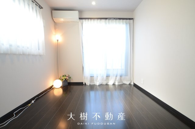 【洋室】 | 海老名市杉久保南１丁目　中古戸建て【仲介手数料無料】 | 2階　洋室1（6.5帖）