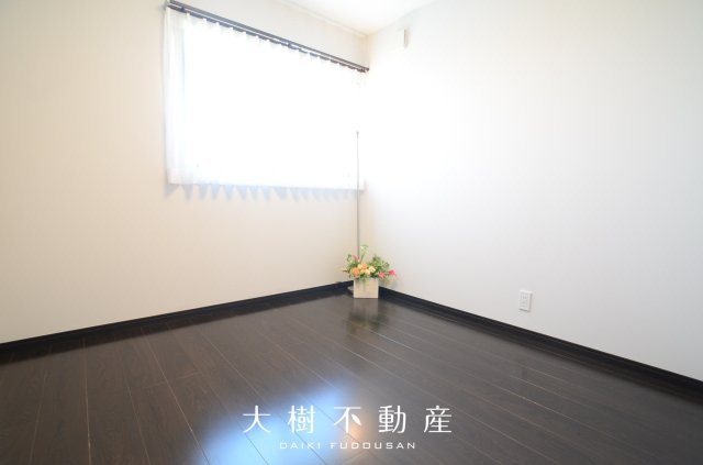 【洋室】 | 海老名市杉久保南１丁目　中古戸建て【仲介手数料無料】 | 2階　洋室2（4.5帖）