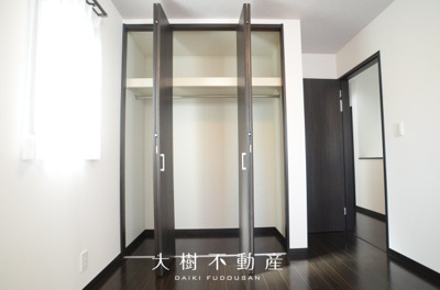 【洋室】 | 海老名市杉久保南１丁目　中古戸建て【仲介手数料無料】 | 2階　洋室4（5.25帖）クローゼット