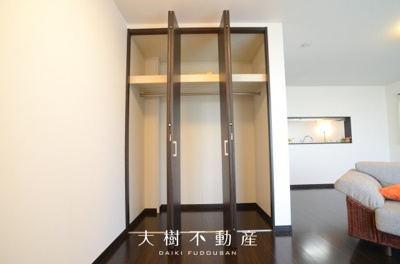 【収納】 | 海老名市杉久保南１丁目　中古戸建て【仲介手数料無料】 | 宅地建物取引士による不動産のご説明・現地のご案内、住宅金融普及協会住宅ローンアドバイザーが住宅ローンのアドバイスから融資実行までのお手伝いをしっかりサポートします♪