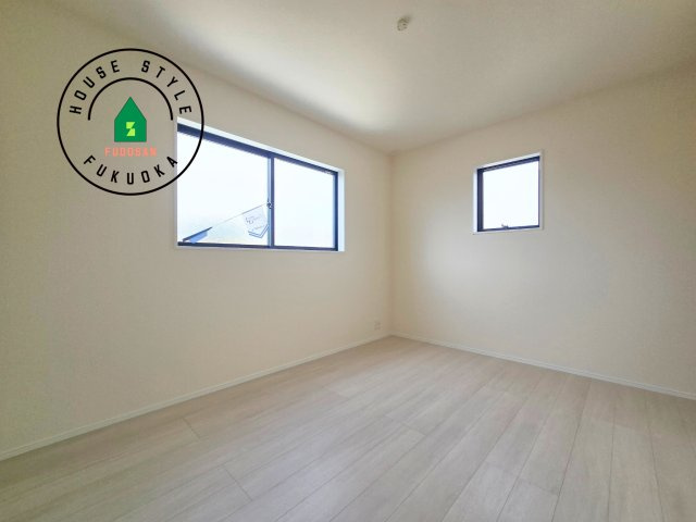 糸島市加布里5丁目第8-2棟（1号棟）の子供部屋|穏やかな光が差し込む室内には、穏やかな時間が流れます。