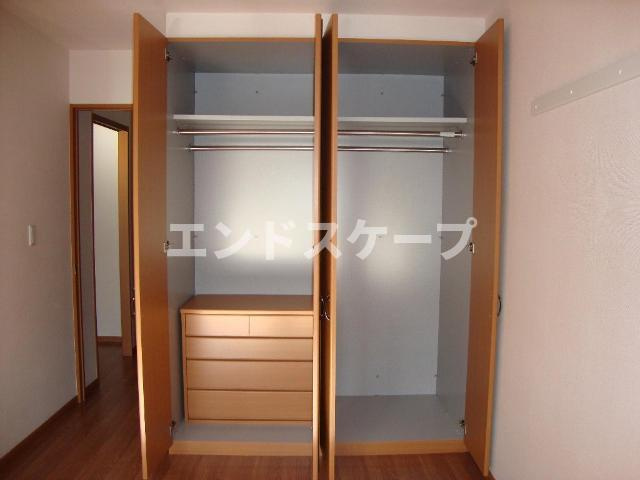 スプリーム　ユーの収納|クローゼット（南側）
高崎、前橋のお部屋探しはエンドスケープまで！お客様の理想お聞かせ下さい♪