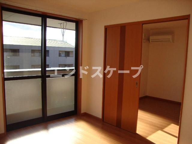 スプリーム　ユーの内装|洋室（南側）
高崎、前橋のお部屋探しはエンドスケープまで！お客様の理想お聞かせ下さい♪