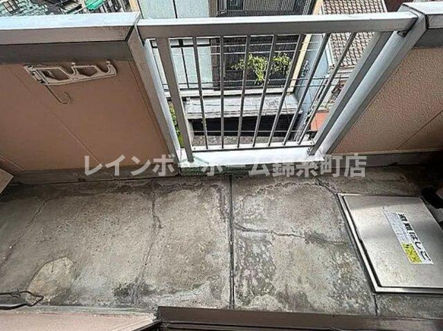 伊井ビルのバルコニー|※別部屋参照写真になります。