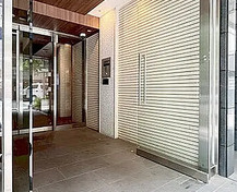 Livecasa本町のエントランス