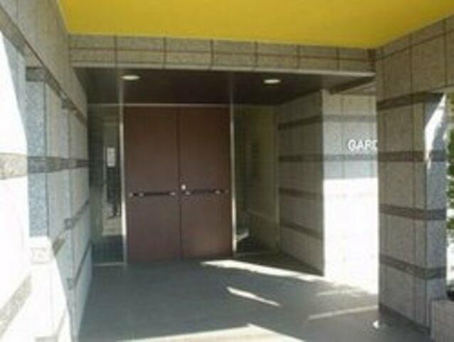 ＧＡＲＤＥＮ　ＳＱＵＡＲＥのエントランス