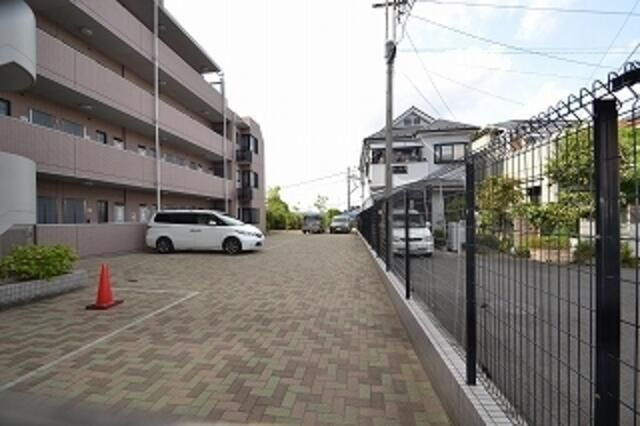 ＧＡＲＤＥＮ　ＳＱＵＡＲＥの駐車場