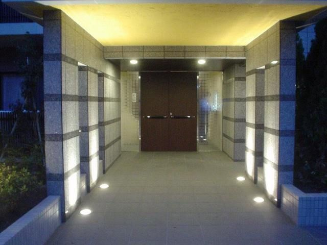 ＧＡＲＤＥＮ　ＳＱＵＡＲＥのエントランス