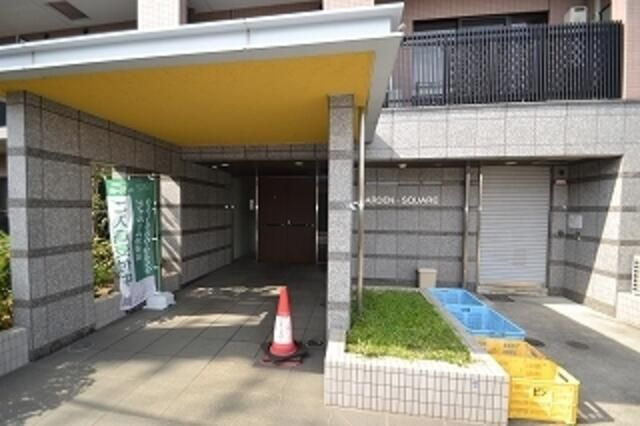 ＧＡＲＤＥＮ　ＳＱＵＡＲＥのエントランス