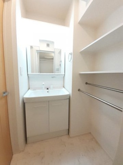 【洗面所】 | アーベントレーテⅠ | 忙しい朝には欠かせない洗面所です