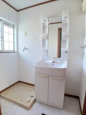 【洗面所】 | グリーンティエラＢ | ゆったりとスペースのある洗面所