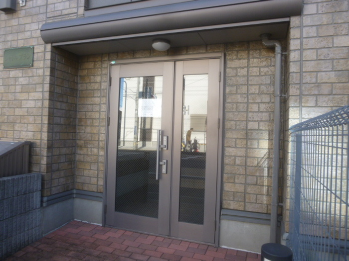 シャトルブランのエントランス