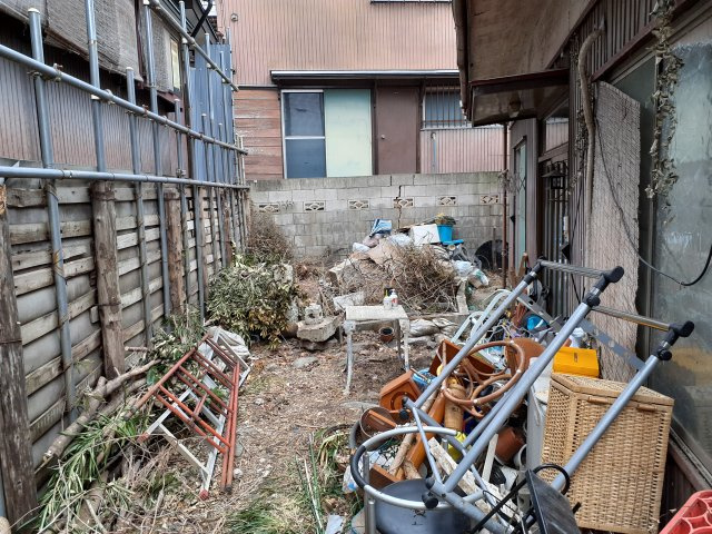 久喜市久喜中央4丁目の周辺|建物西側を撮影しております。