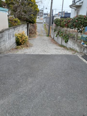 久喜市久喜中央4丁目の前面道路含む現地写真|南側前面道路を西側から撮影しております。