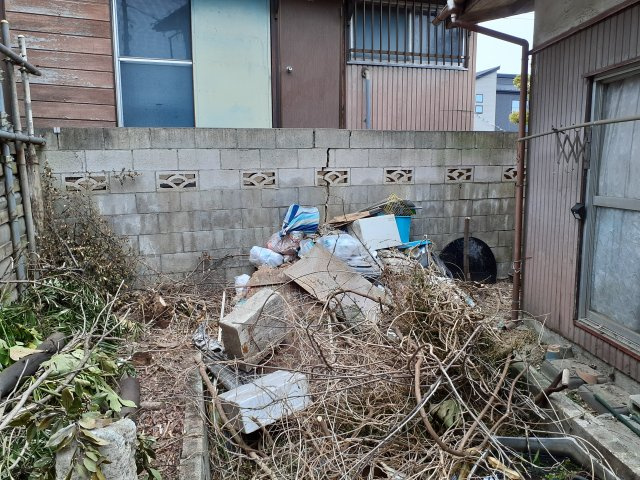 久喜市久喜中央4丁目の周辺|建物北側ブロック塀部分を撮影しております。
